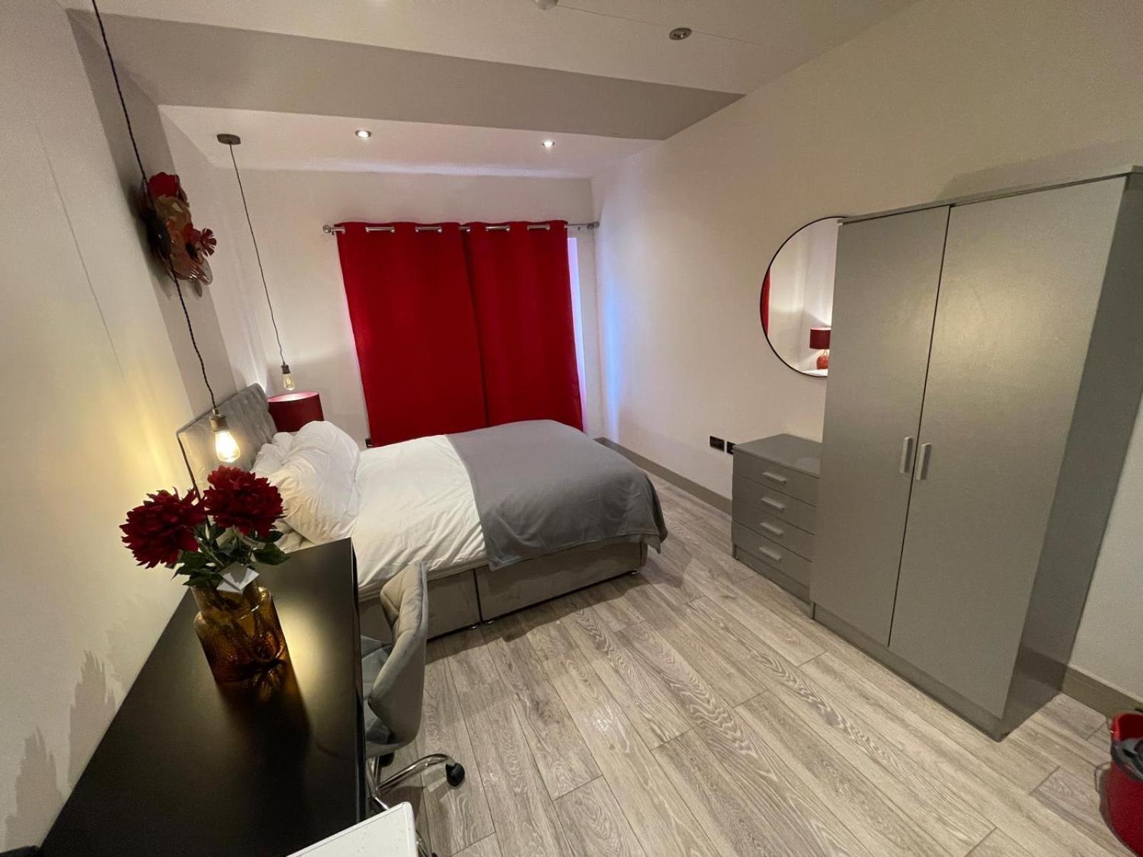 Letzi Premium Cozy Retreat Private En-Suite Rooms, Wembley Лондон Экстерьер фото