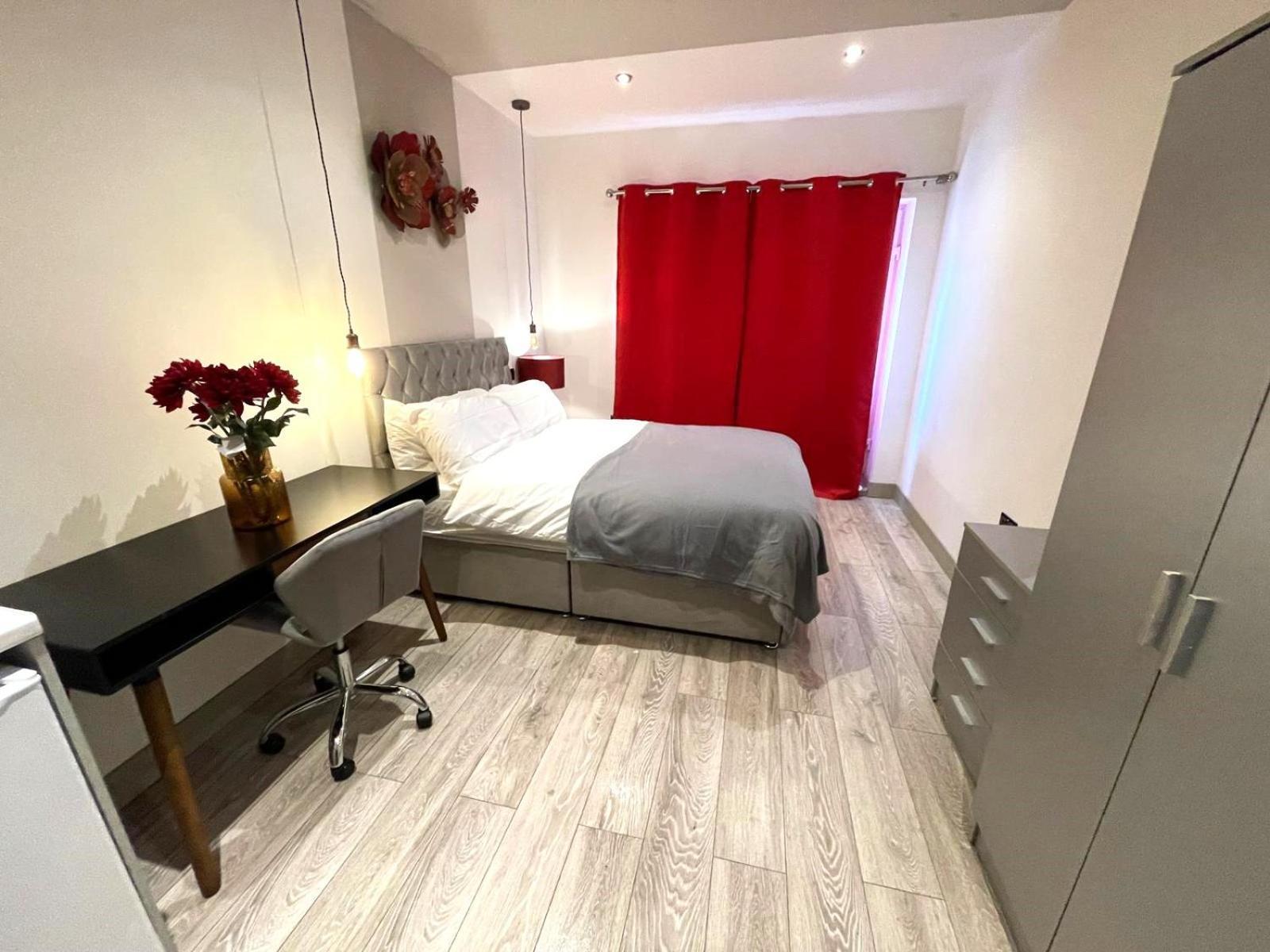 Letzi Premium Cozy Retreat Private En-Suite Rooms, Wembley Лондон Экстерьер фото